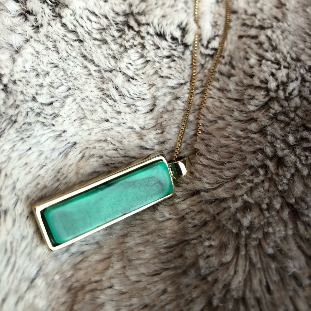 Reversible pendant necklace